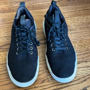 Steve Madden men’s casual shoes black size 10.5   Good condition.